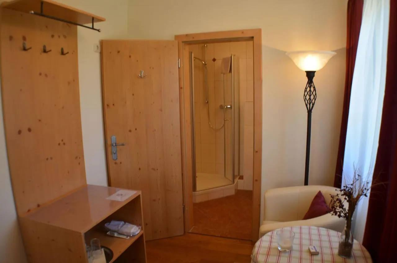 Gastehaus Neumeier Hotel Hohenlinden