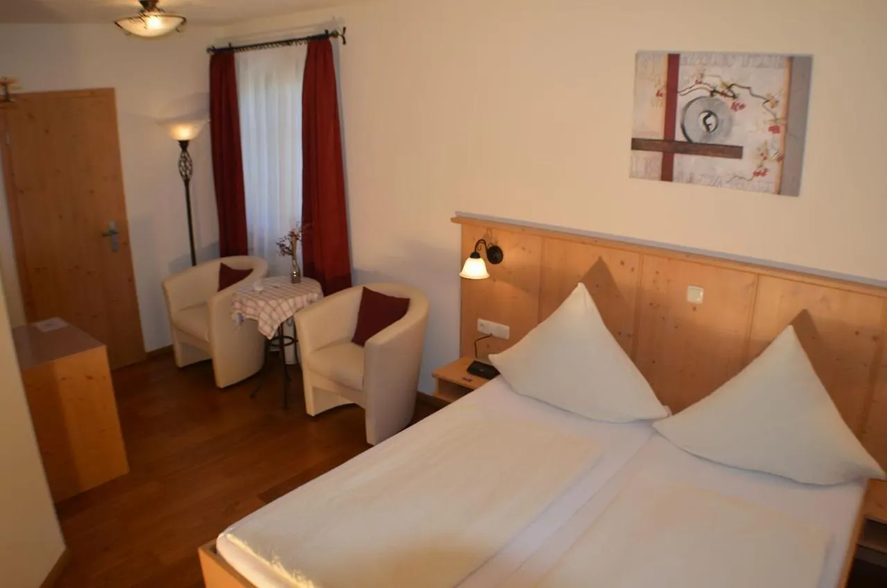 Guest house Gastehaus Neumeier Hotel Hohenlinden